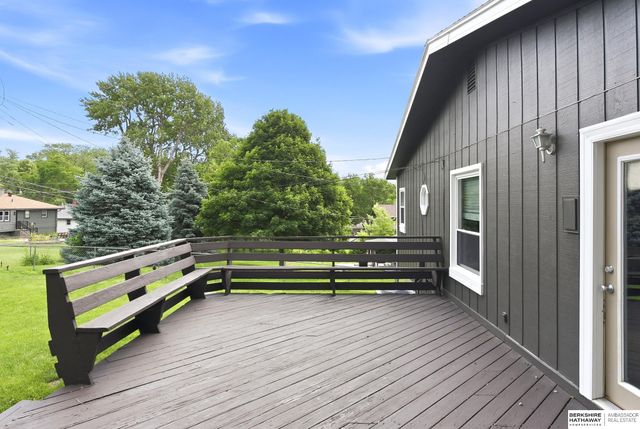8222 Gold Street, Omaha, NE 68124