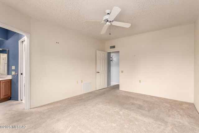 731 W Rio Moctezuma, Green Valley, AZ 85614