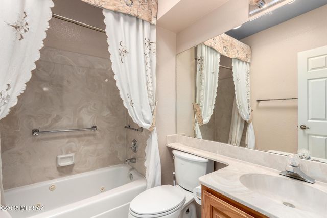 731 W Rio Moctezuma, Green Valley, AZ 85614