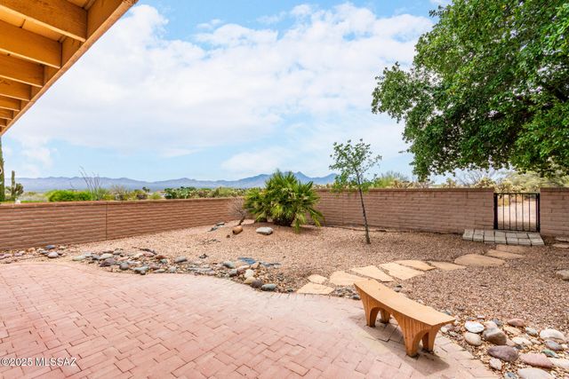 731 W Rio Moctezuma, Green Valley, AZ 85614