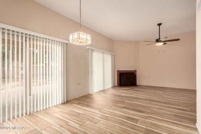 731 W Rio Moctezuma, Green Valley, AZ 85614