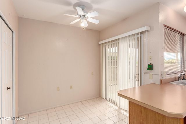 731 W Rio Moctezuma, Green Valley, AZ 85614