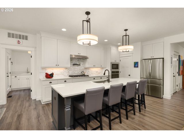 12357 HAMPTON Dr, Oregon City, OR 97045