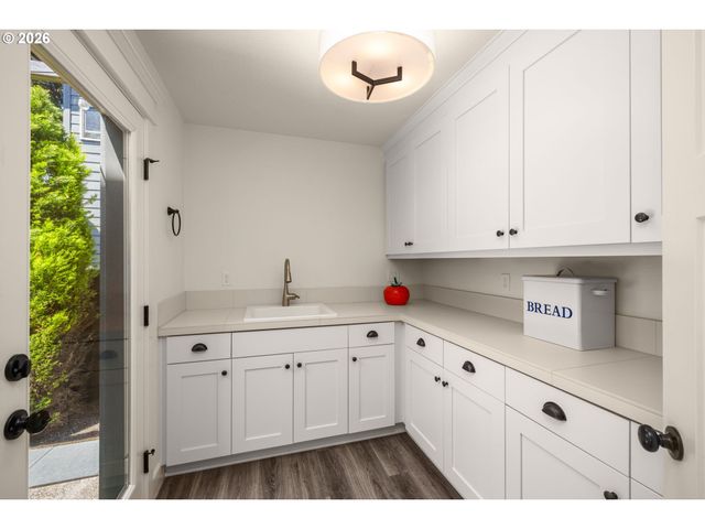 12357 HAMPTON Dr, Oregon City, OR 97045