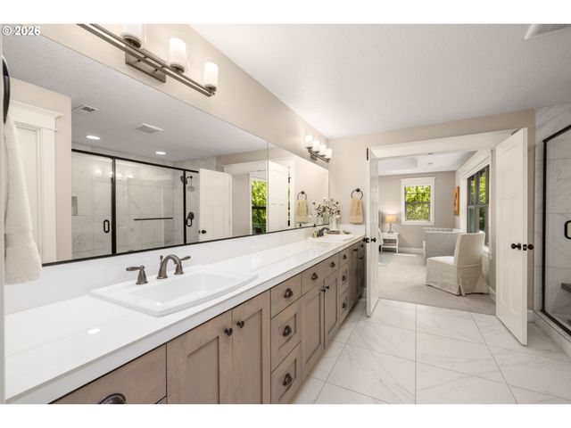 12357 HAMPTON Dr, Oregon City, OR 97045