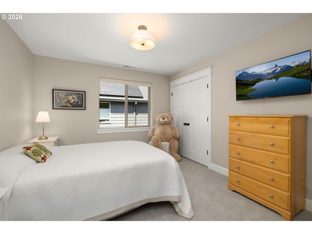 12357 HAMPTON Dr, Oregon City, OR 97045