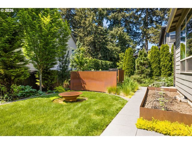 12357 HAMPTON Dr, Oregon City, OR 97045