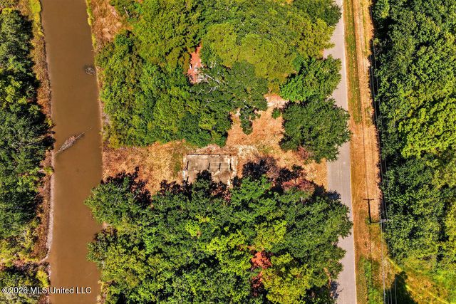 9229 Seacliff Boulevard, Ocean Springs, MS 39564