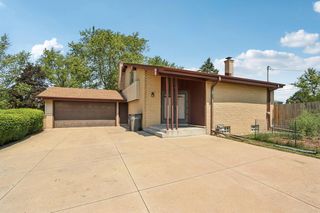 W138S6995 Sherwood CIRCLE, Muskego, WI 53150