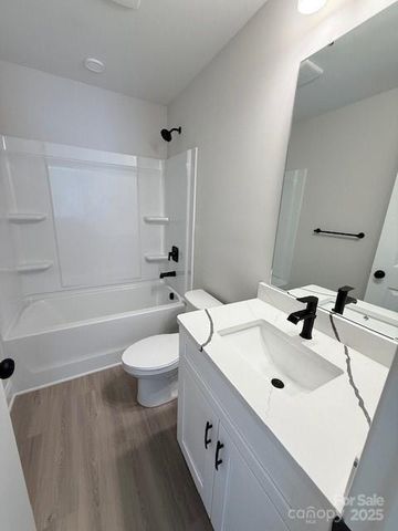 205 Queens Court, Gastonia, NC 28052