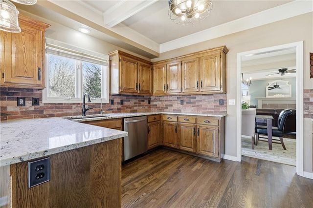 7875 W 118th Place, Overland Park, KS 66210