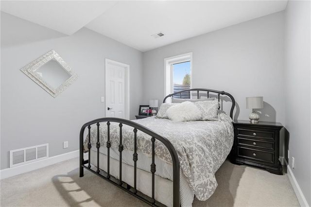 7875 W 118th Place, Overland Park, KS 66210