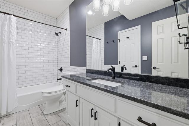 7875 W 118th Place, Overland Park, KS 66210