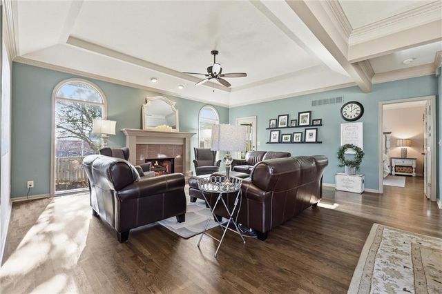 7875 W 118th Place, Overland Park, KS 66210