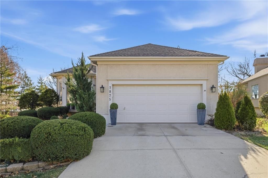 7875 W 118th Place, Overland Park, KS 66210