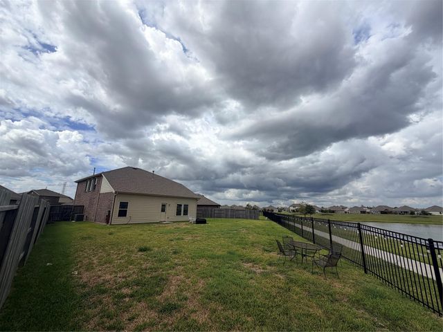 4230 Midnight Marble Drive, Baytown, TX 77521