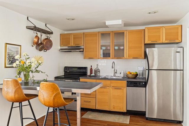 170 Norfolk St Apt 2, New York City, NY 10002