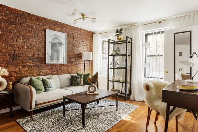 170 Norfolk St Apt 2, New York City, NY 10002