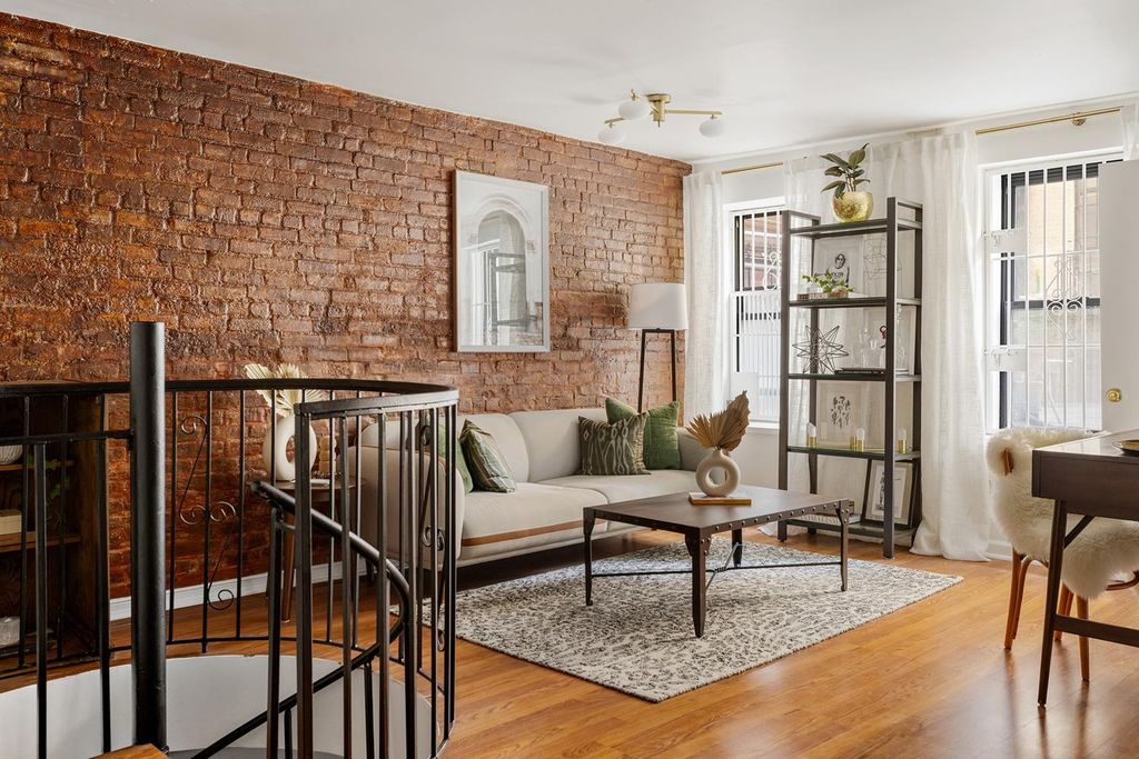 170 Norfolk St Apt 2, New York City, NY 10002