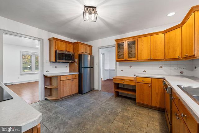 1011 BRISTOL RD, Southampton, PA 18966