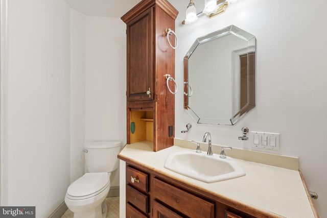 1011 BRISTOL RD, Southampton, PA 18966