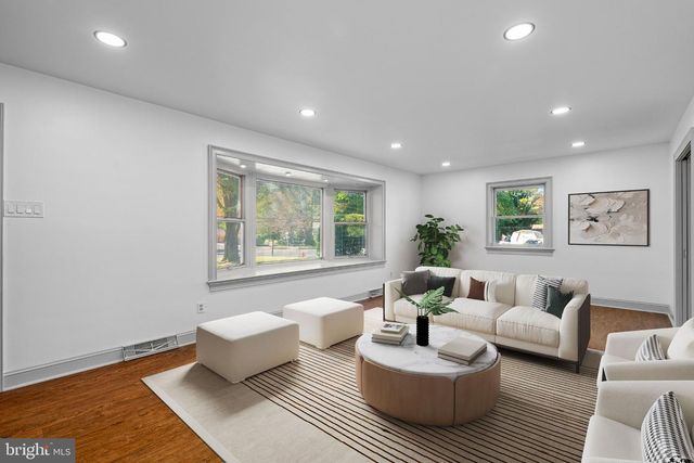 1011 BRISTOL RD, Southampton, PA 18966