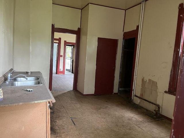 2863 N Dr William Finlayson STREET, Milwaukee, WI 53212