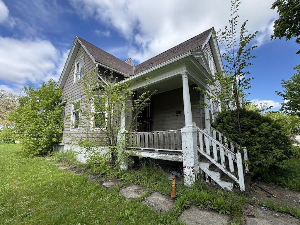 2863 N Dr William Finlayson STREET, Milwaukee, WI 53212