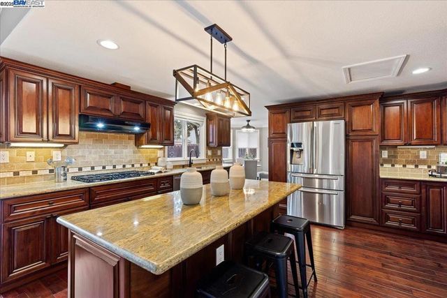 1766 Risdon Rd, Concord, CA 94518