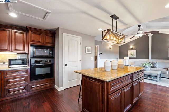 1766 Risdon Rd, Concord, CA 94518