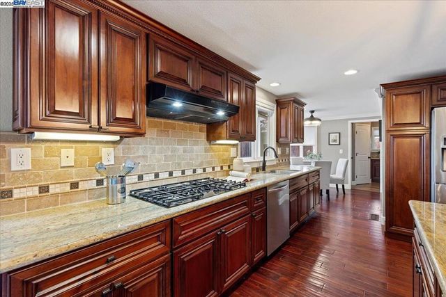 1766 Risdon Rd, Concord, CA 94518