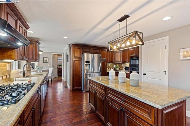 1766 Risdon Rd, Concord, CA 94518