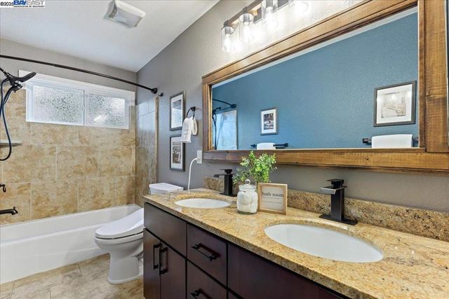 1766 Risdon Rd, Concord, CA 94518