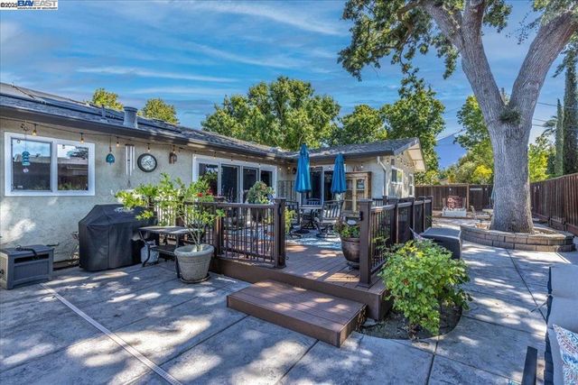 1766 Risdon Rd, Concord, CA 94518