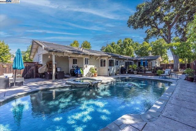 1766 Risdon Rd, Concord, CA 94518