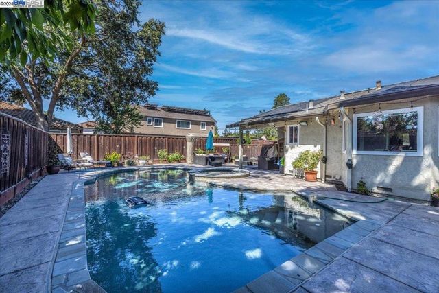 1766 Risdon Rd, Concord, CA 94518