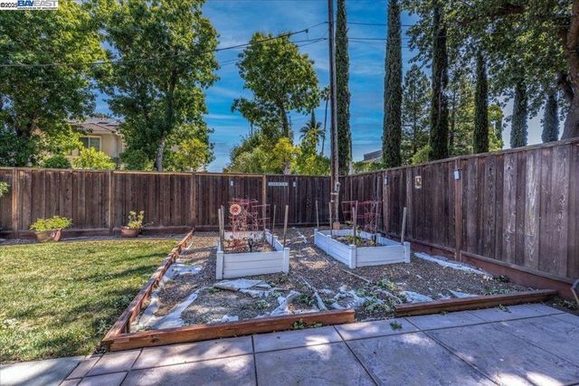 1766 Risdon Rd, Concord, CA 94518