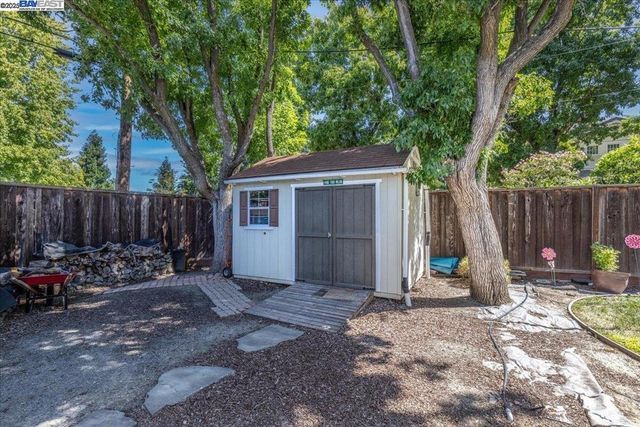 1766 Risdon Rd, Concord, CA 94518