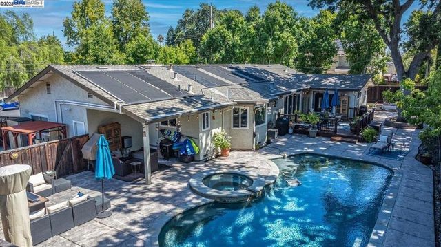 1766 Risdon Rd, Concord, CA 94518