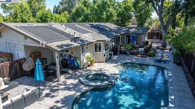 1766 Risdon Rd, Concord, CA 94518