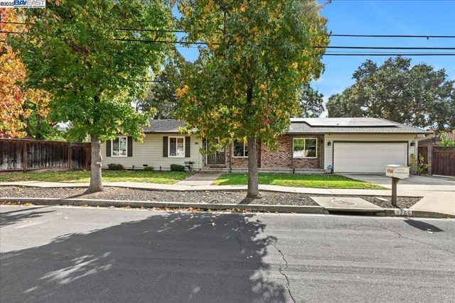 1766 Risdon Rd, Concord, CA 94518