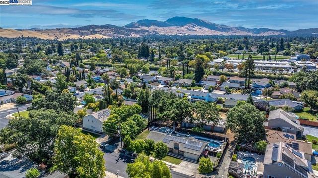 1766 Risdon Rd, Concord, CA 94518