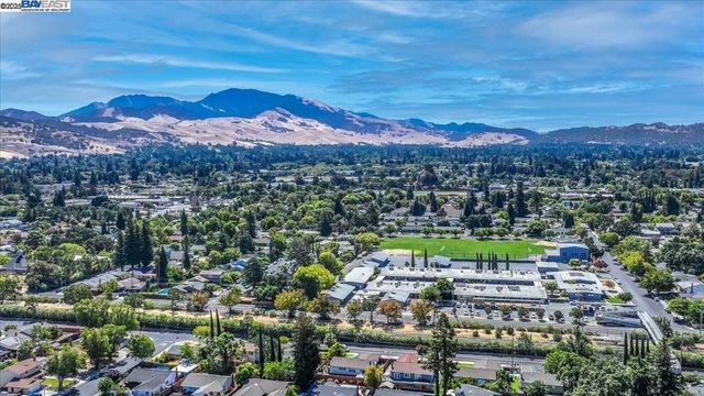 1766 Risdon Rd, Concord, CA 94518