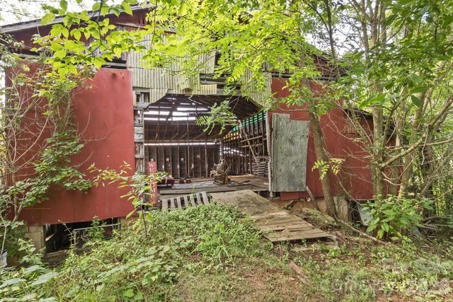 99999 Rocking Chair Lane, Leicester, NC 28748