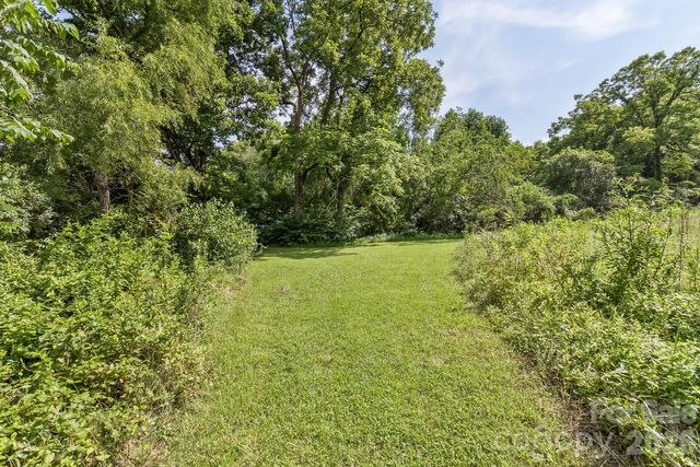 99999 Rocking Chair Lane, Leicester, NC 28748