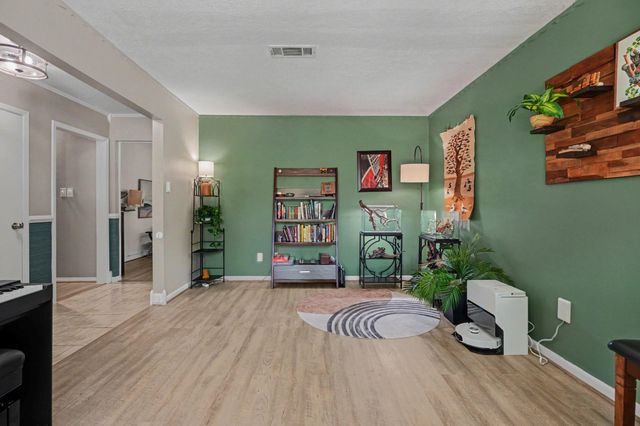 1931 Westlake Road, Houston, TX 77062
