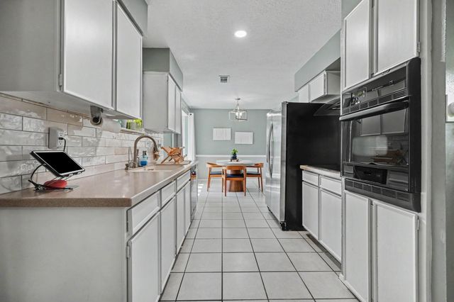 1931 Westlake Road, Houston, TX 77062
