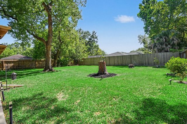 1931 Westlake Road, Houston, TX 77062