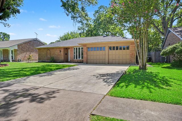1931 Westlake Road, Houston, TX 77062