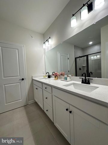 807 SHAY CT, Princeton Junction, NJ 08550